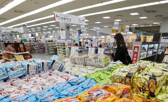 '나프타 대란에 포장재 쇼크'