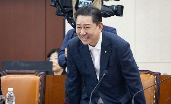 국방위 참석한 김병기 의원