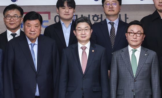 국민성장펀드 제2차 전략위원회 회의 기념촬영