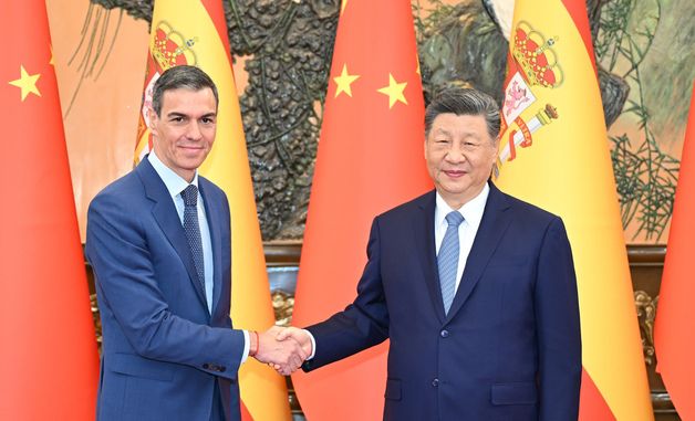 [포토] 악수하는 시진핑 中주석과 산체스 스페인 총리