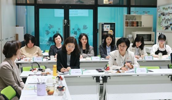 원민경 장관, 학교밖청소년지원센터 방문