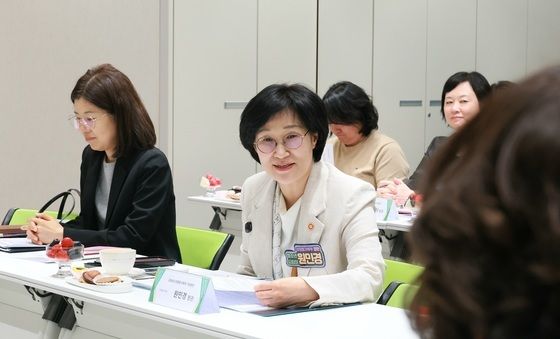 원민경 장관, 학교밖청소년지원센터 방문