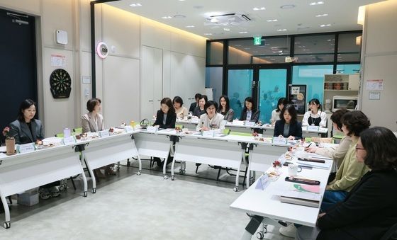 원민경 장관, 학교밖청소년지원센터 방문