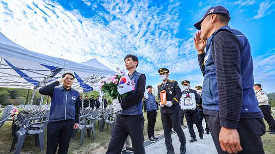 故박승원·노태영 소방공무원 안장식