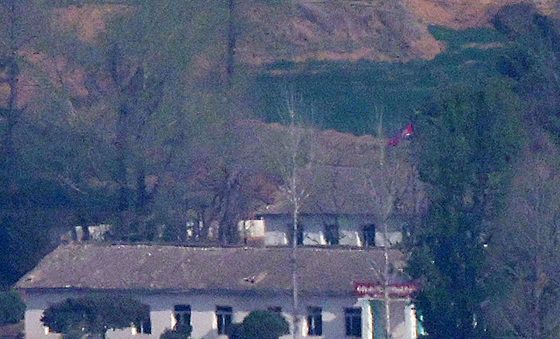 등교하는 北 어린이