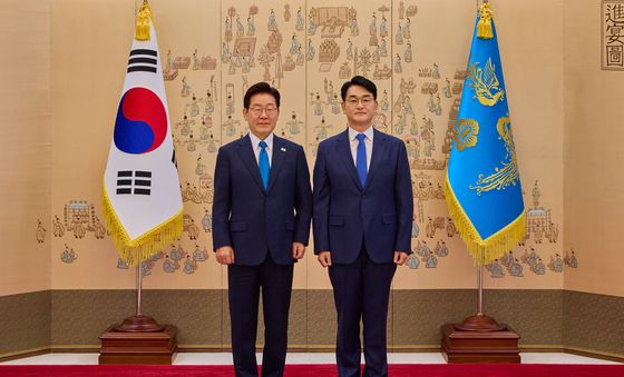 이재명 대통령, 박용진 규제합리화위원회 부위원장 위촉장 수여