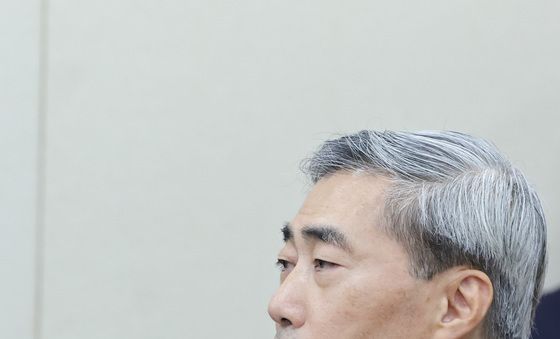 인사청문회 선서하는 신현송 후보자