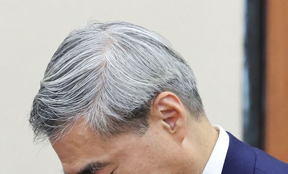 청문회 인사하는 신현송 한은 총재 후보자