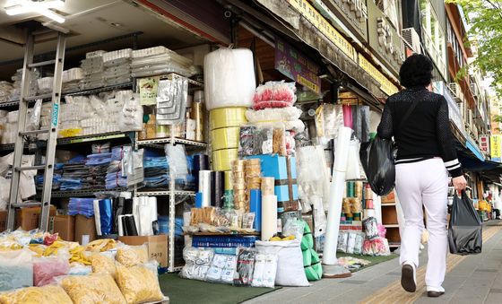 정부, 석화제품 매점매석 금지 조치