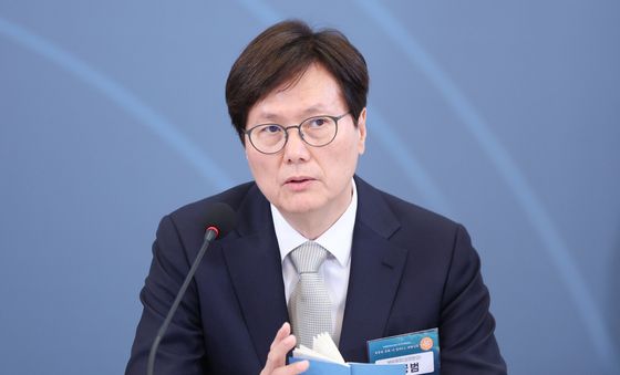 발언하는 남궁범 규제합리화위원회 부위원장