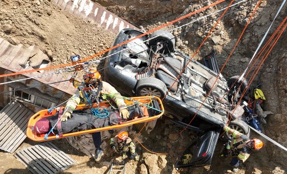 경기도119특수대응단, 싱크홀 사고 구조훈련 실시