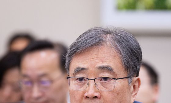 현안질의 답변하는 조현 장관