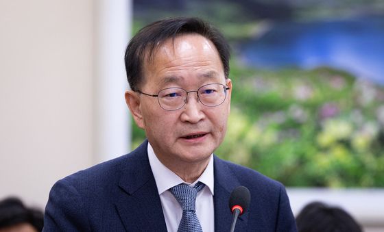 답변하는 김남중 통일부 차관