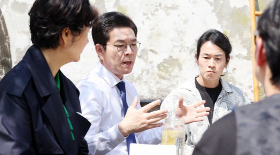 정원오 후보, 북촌서 상인들과 현장 소통