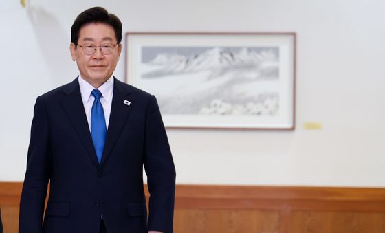 규제합리화위원회 제1차 전체회의 참석하는 이재명 대통령