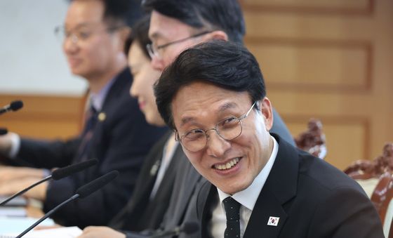 인사하는 김민석 총리