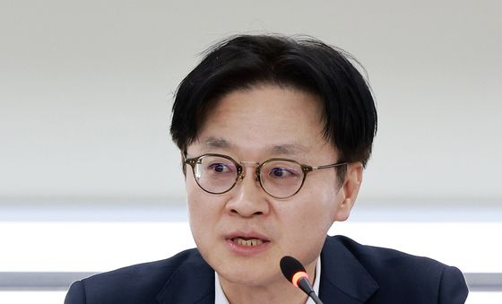 '원유·나프타 수급 대응 점검회의' 갖는 김정관 장관