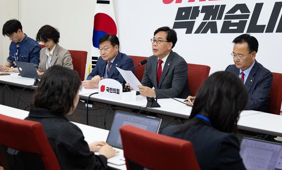 취재진 만난 송언석 원내대표