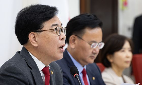 발언하는 송언석 원내대표