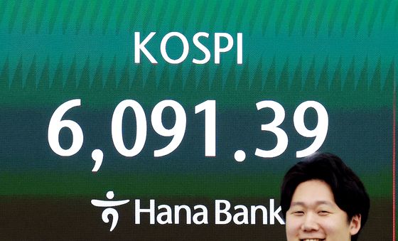 '6000 탈환'···코스피 상승마감