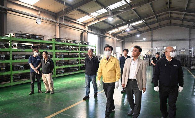 중동 수출기업 찾은 여한구 본부장