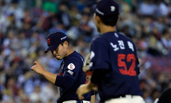 감사 전하는 김진욱