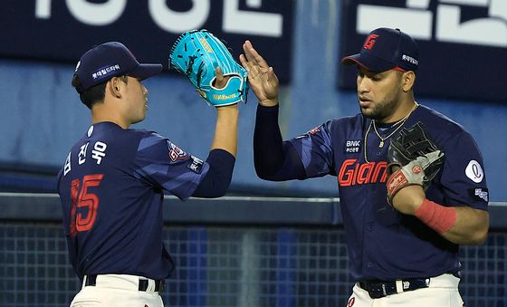 위기 넘긴 김진욱