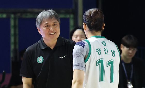 선수들 격려하는 이상범 감독