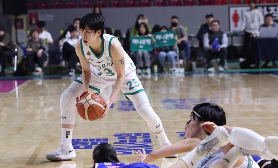 패스하는 박진영