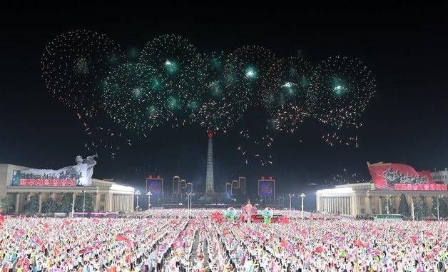 北, 태양절 맞아 평양 청년학생 야회·축포 행사