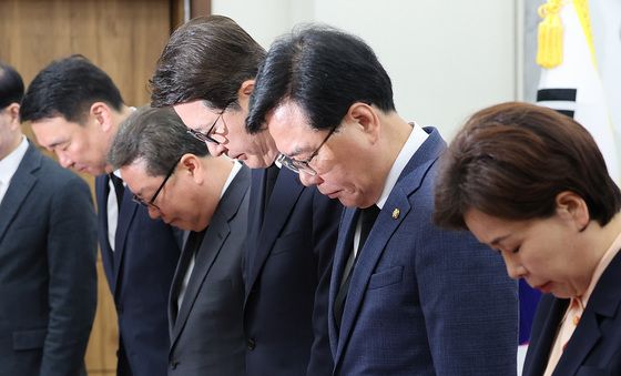 세월호 참사 희생자 추모하는 송언석