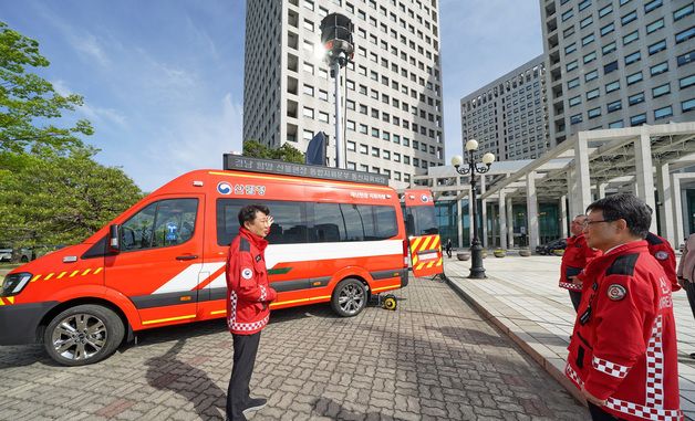 산림청, 산불현장 통신지휘차량 신규 도입