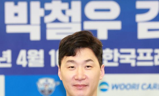 우리카드의 최연소 신임감독 '박철우'