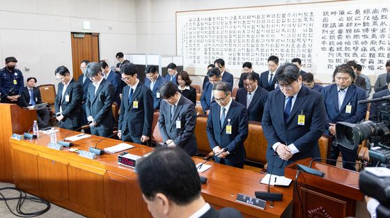 국회에서도 세월호 참사 희생자 추모 묵념