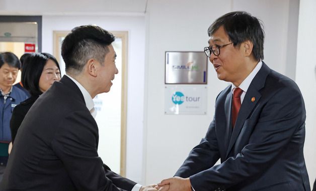 유승민 대한체육회장 만난 최휘영 장관