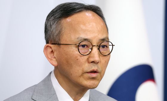 정례브리핑하는 박일 외교부 대변인