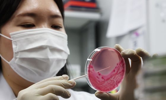 식중독 검사하는 경기도보건환경연구원