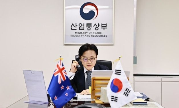 김정관 장관, 뉴질랜드 에너지 장관 통화