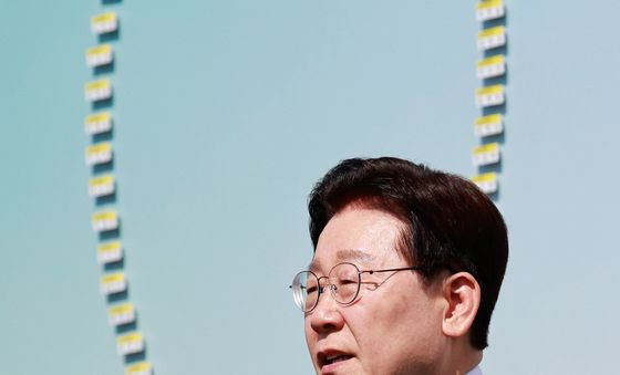 추도사하는 이재명 대통령