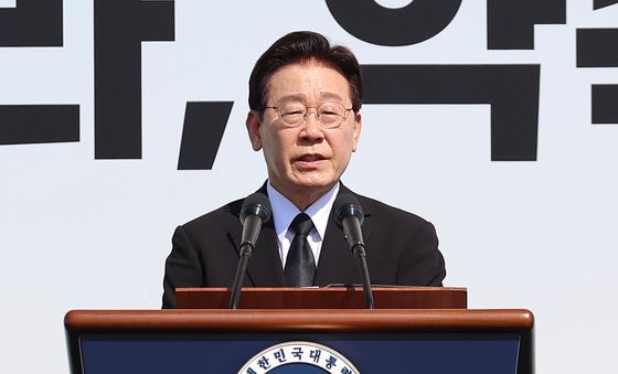 추도사 하는 이재명 대통령