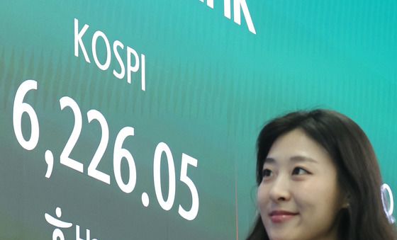 '종전 기대감' 코스피, 6200선 안착