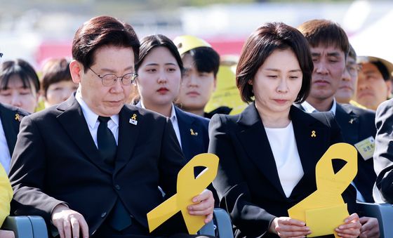 편지 낭독 듣는 이재명 대통령