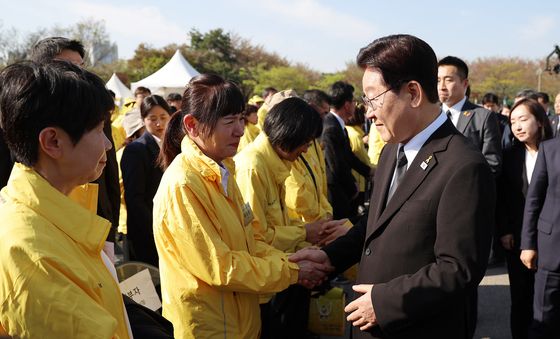 이재명 대통령, 세월호 유가족 위로