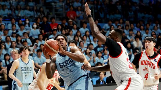 '막을테면 막아봐라'