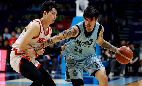 빠르게 치고나가는 케빈 켐바오