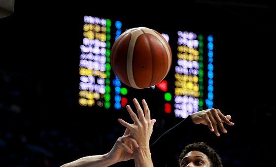 한치의 양보도 없는 고양 소노와 서울 SK