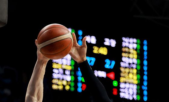 치열한 리바운드 대결