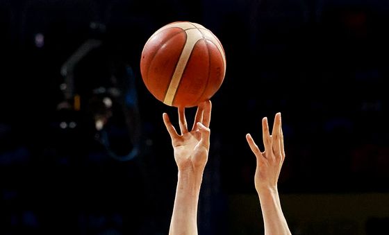 3점슛 쏘는 강지훈