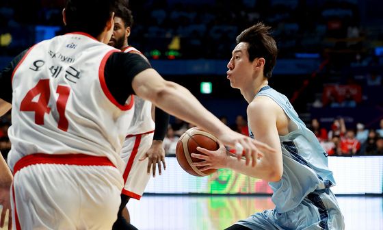 SK 수비 정면 돌파하는 이정현