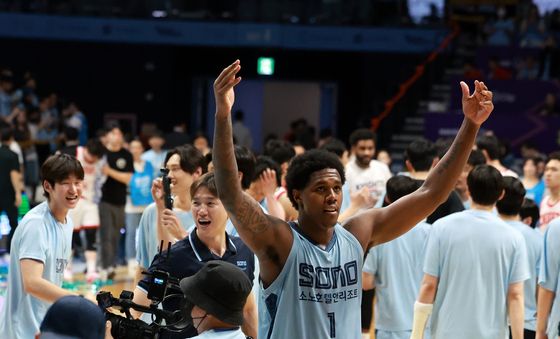 기뻐하는 나이트